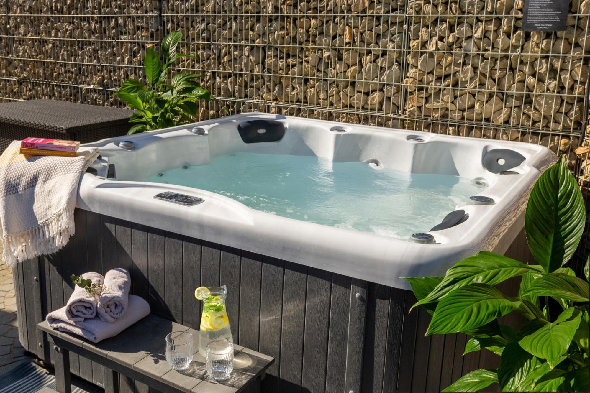 Spacious Home Sauna Hot Tub Pool Patio Bbq Hohenfels-Essingen Ngoại thất bức ảnh
